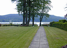 Ferienwohnung Renoir, Liegewiese am See