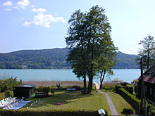 Ferienwohnung Degas, Liegewiese am See
